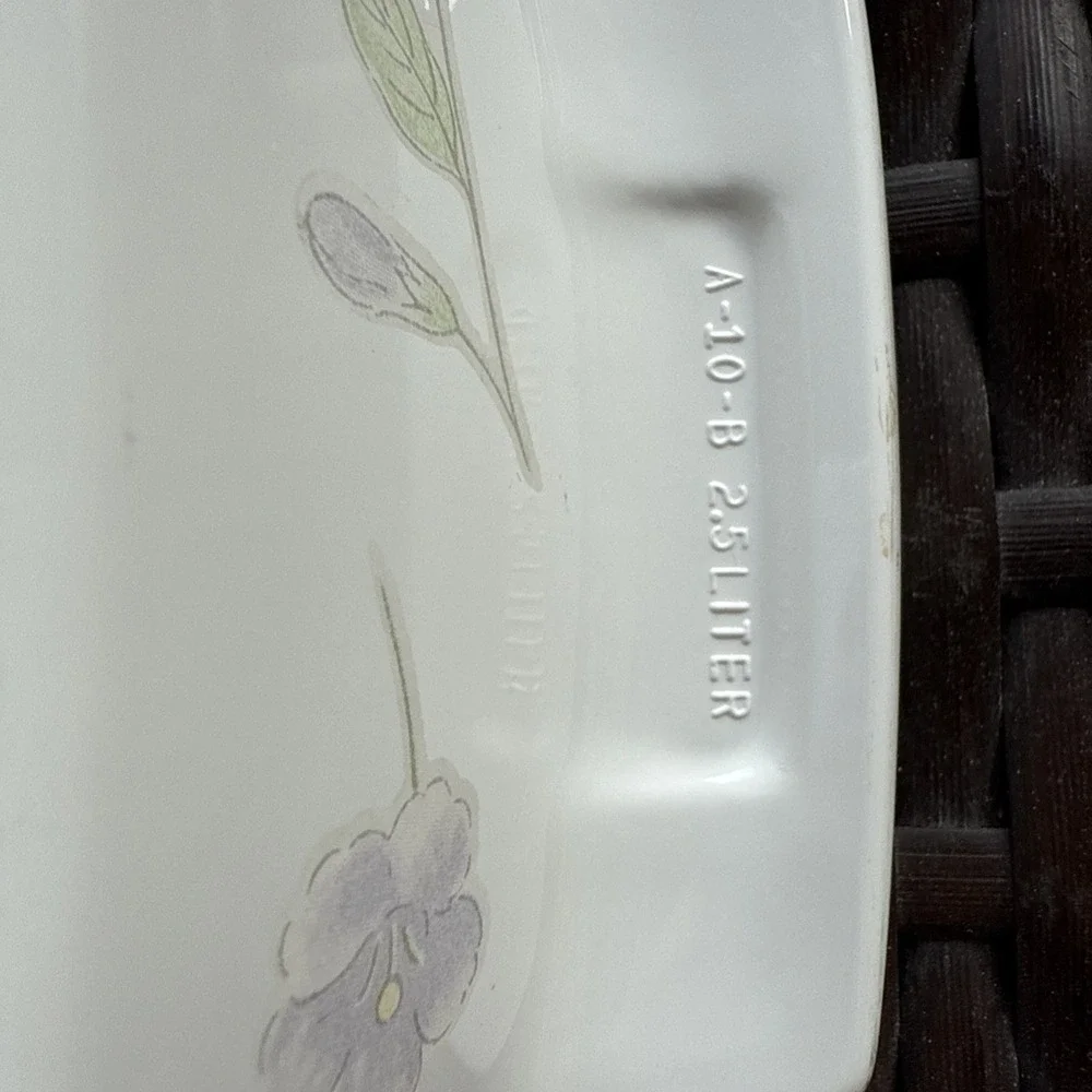 Vintage 1980's Corning Ware 2.5 Liter A-10-B Pastel Bouquet Casserole w/Lid RARE